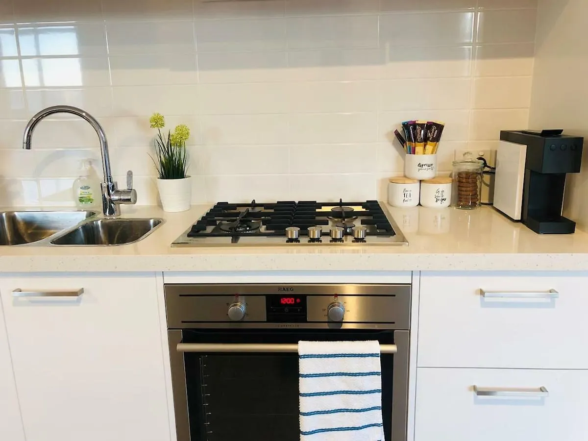 Central Escape @ Adelaide Cbd Apartment